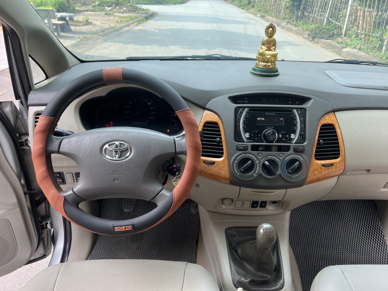 Toyota Innova 2011 - MT xe tư nhân biển thủ đô, xe đẹp không lỗi, không taxi, nội ngoại thất đẹp, lốp mới, đăng kiểm dài