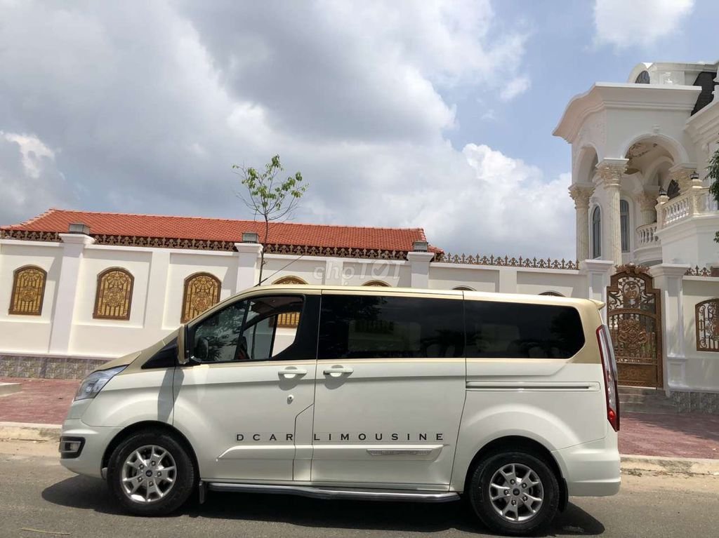 Ford Tourneo  Turneo luxury đẹp lung linh để đi du lịch 2019 - Ford Turneo luxury đẹp lung linh để đi du lịch