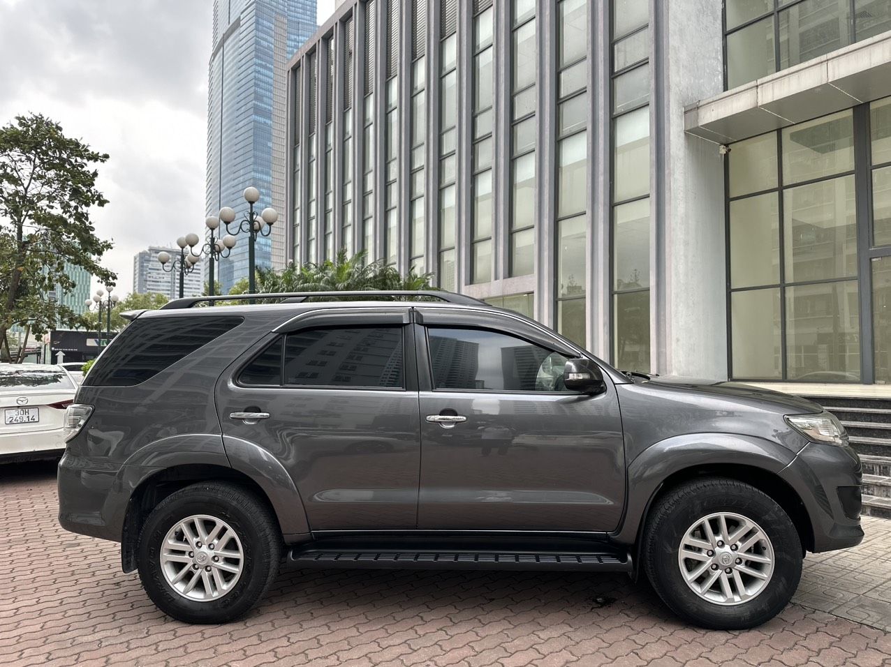 Toyota Fortuner 2013 - Lăn bánh 80.000km