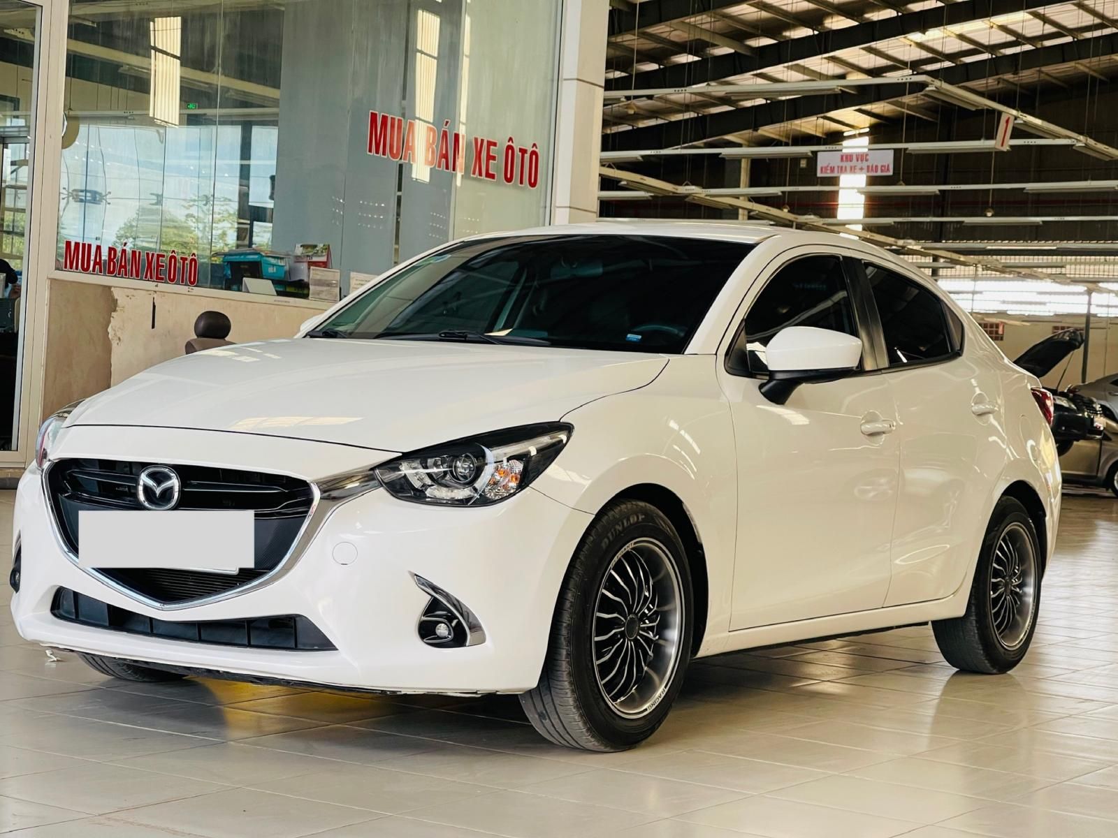 Mazda 2 2018 - Xe còn mới, giá tốt 425tr