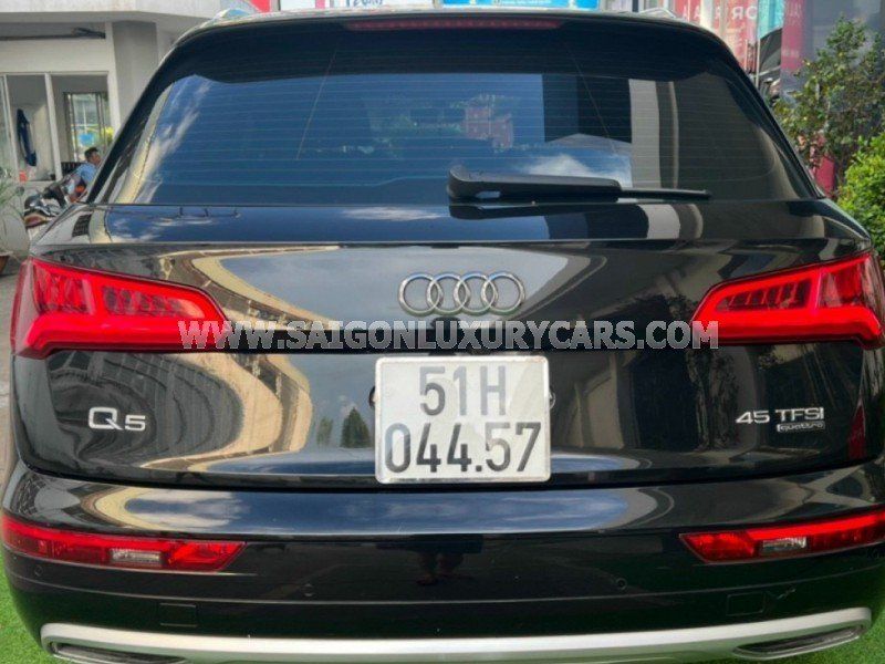 Audi Q5 2018 - Màu đen, nhập khẩu nguyên chiếc