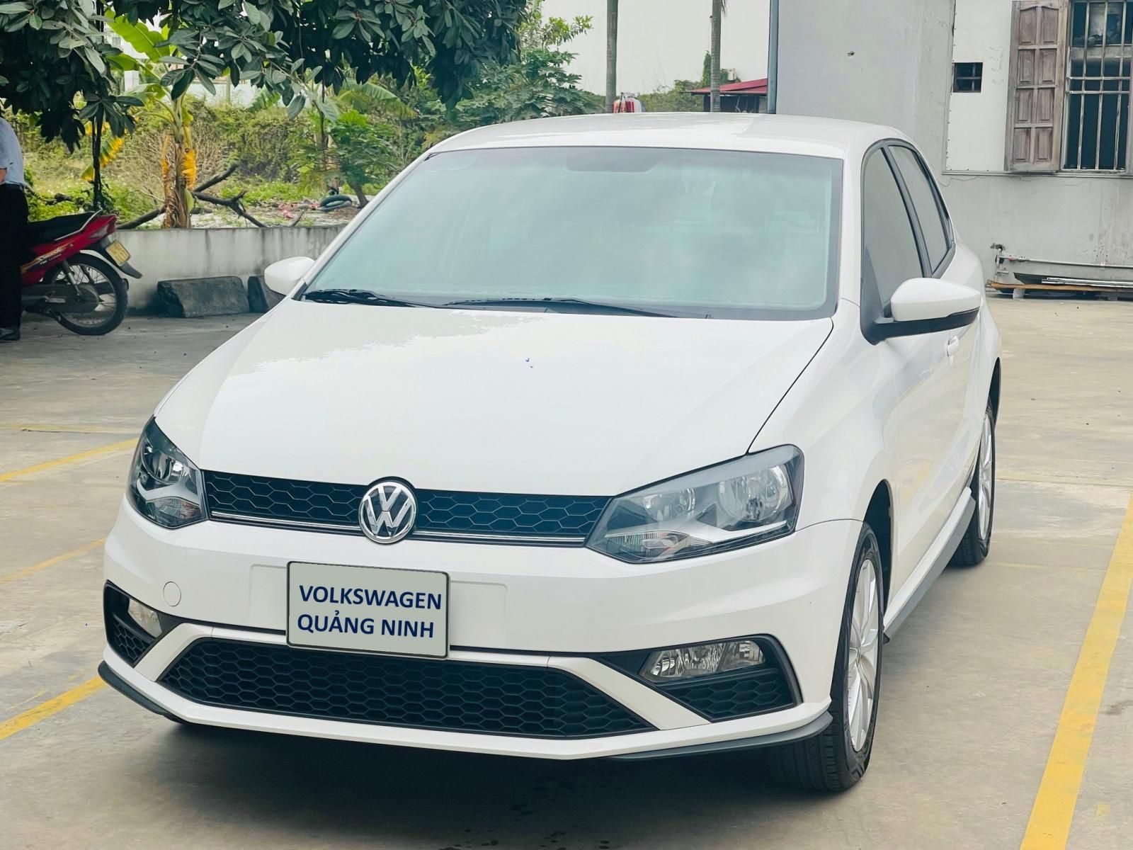 Volkswagen Polo 2020 - Màu trắng, nhập khẩu, giá chỉ 575 triệu