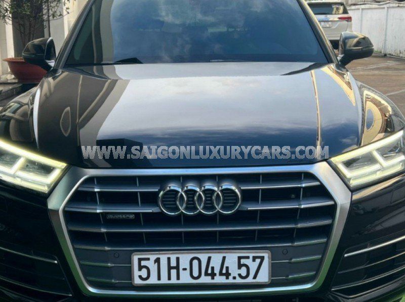 Audi Q5 2018 - Màu đen, nhập khẩu nguyên chiếc