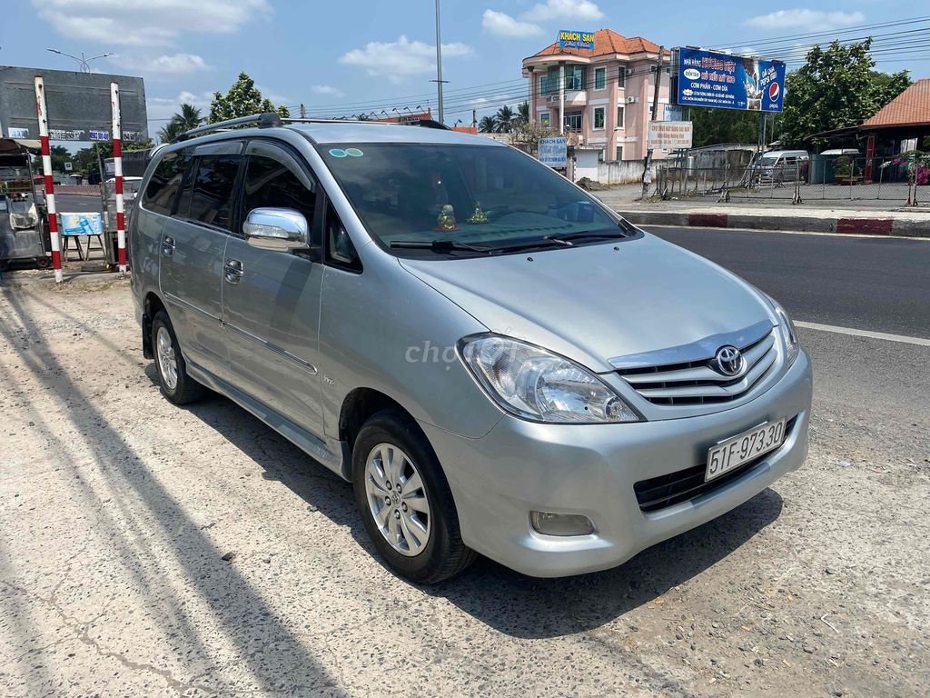 Toyota Innova Bán inova đời 2010 bản G xe đẹp chất xe còn 2010 - Bán inova đời 2010 bản G xe đẹp chất xe còn