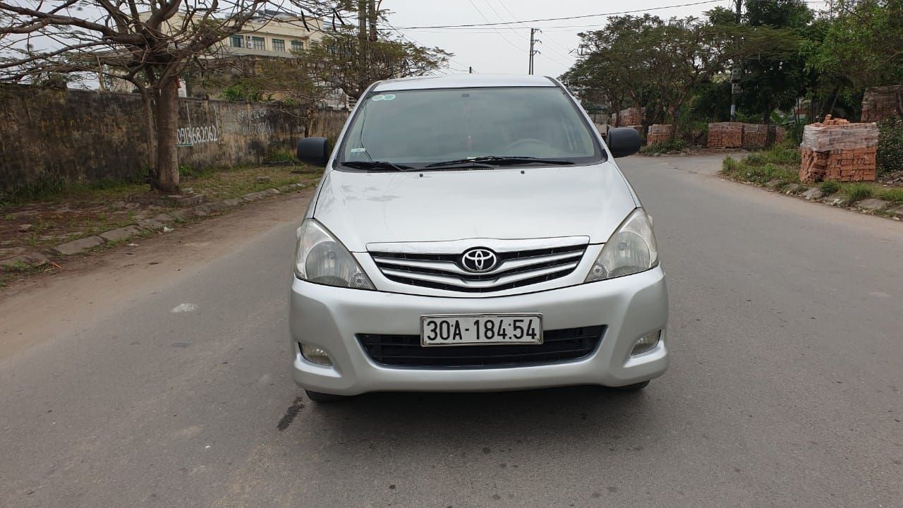 Toyota Innova 2011 - Số sàn 2.0 bản đủ