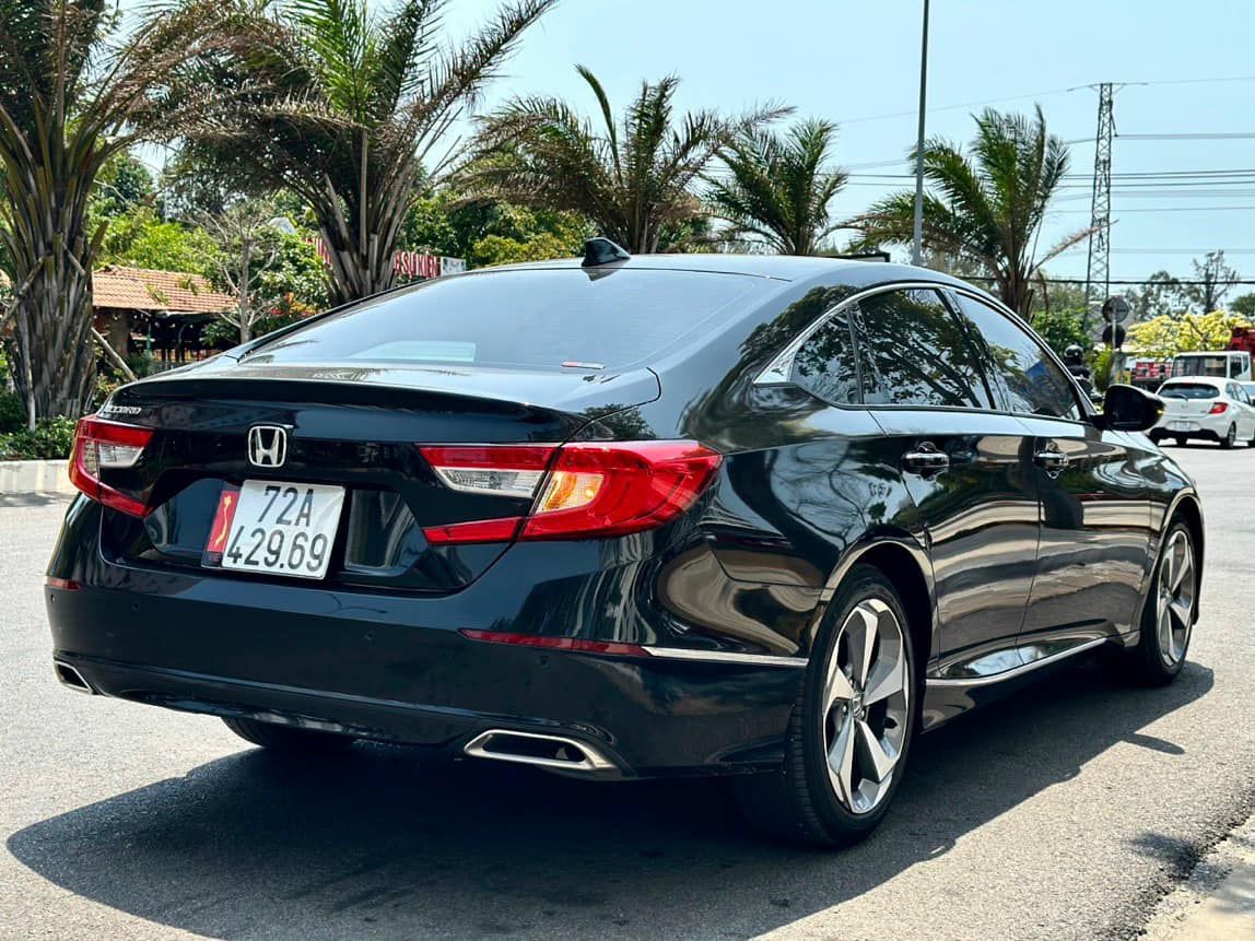 Honda Accord 2020 - Màu đen, xe nhập