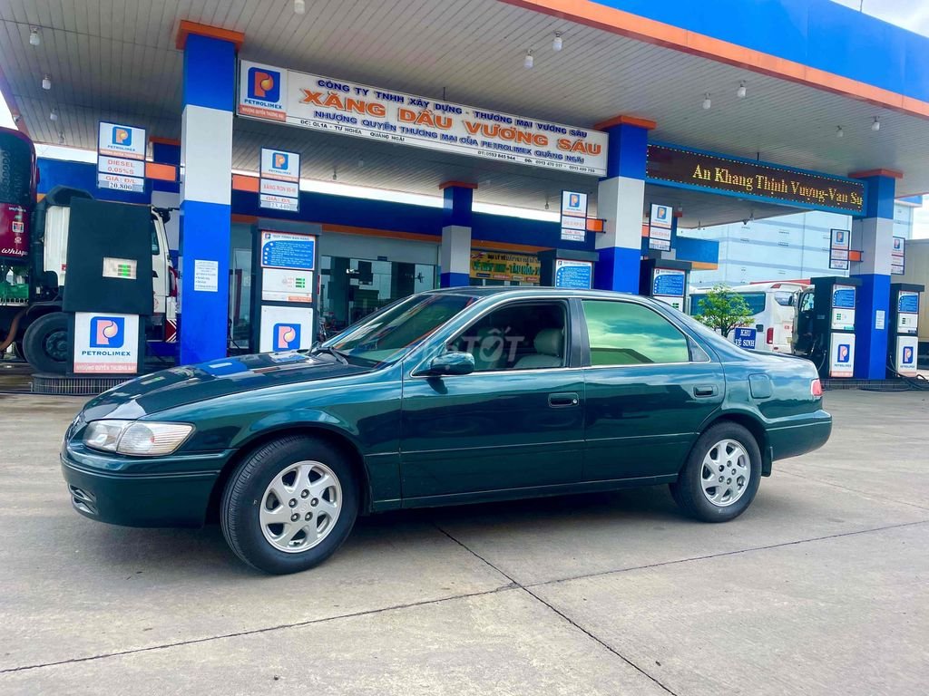 Toyota Camry gia đình cần bán 2000 - gia đình cần bán