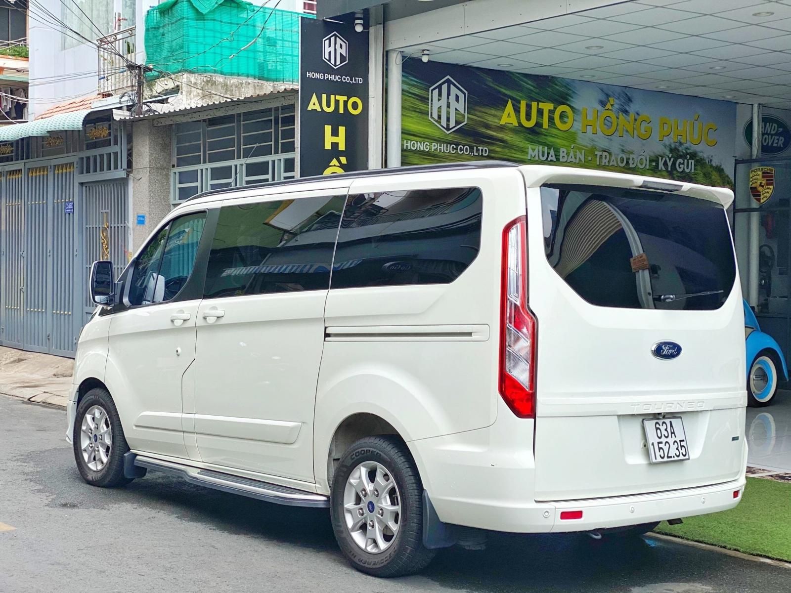 Ford Tourneo 2019 - Hỗ trợ ngân hàng lên 70% giá trị xe