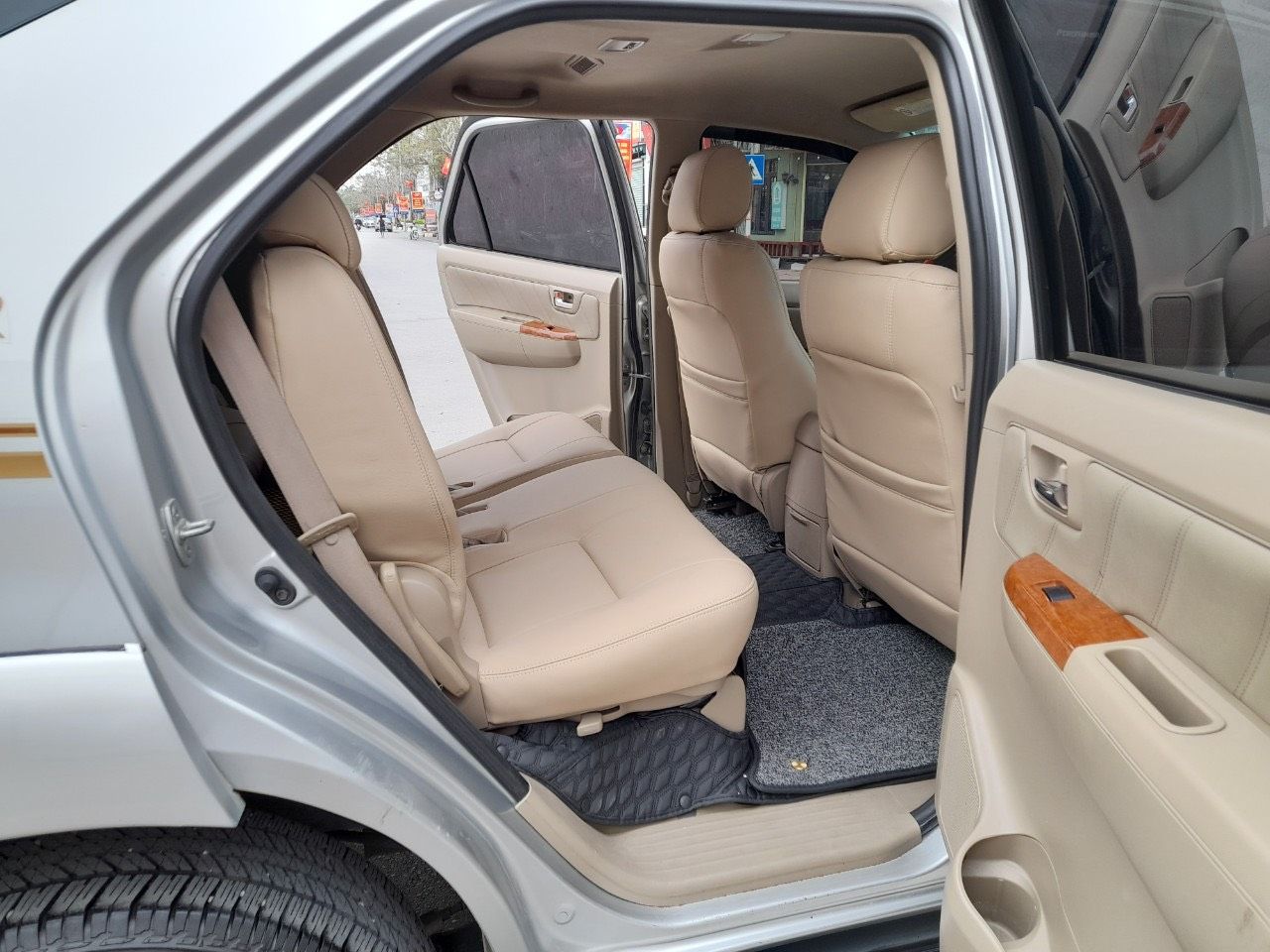 Toyota Fortuner 2011 - Xe đẹp, giá tốt - Xe trang bị full options