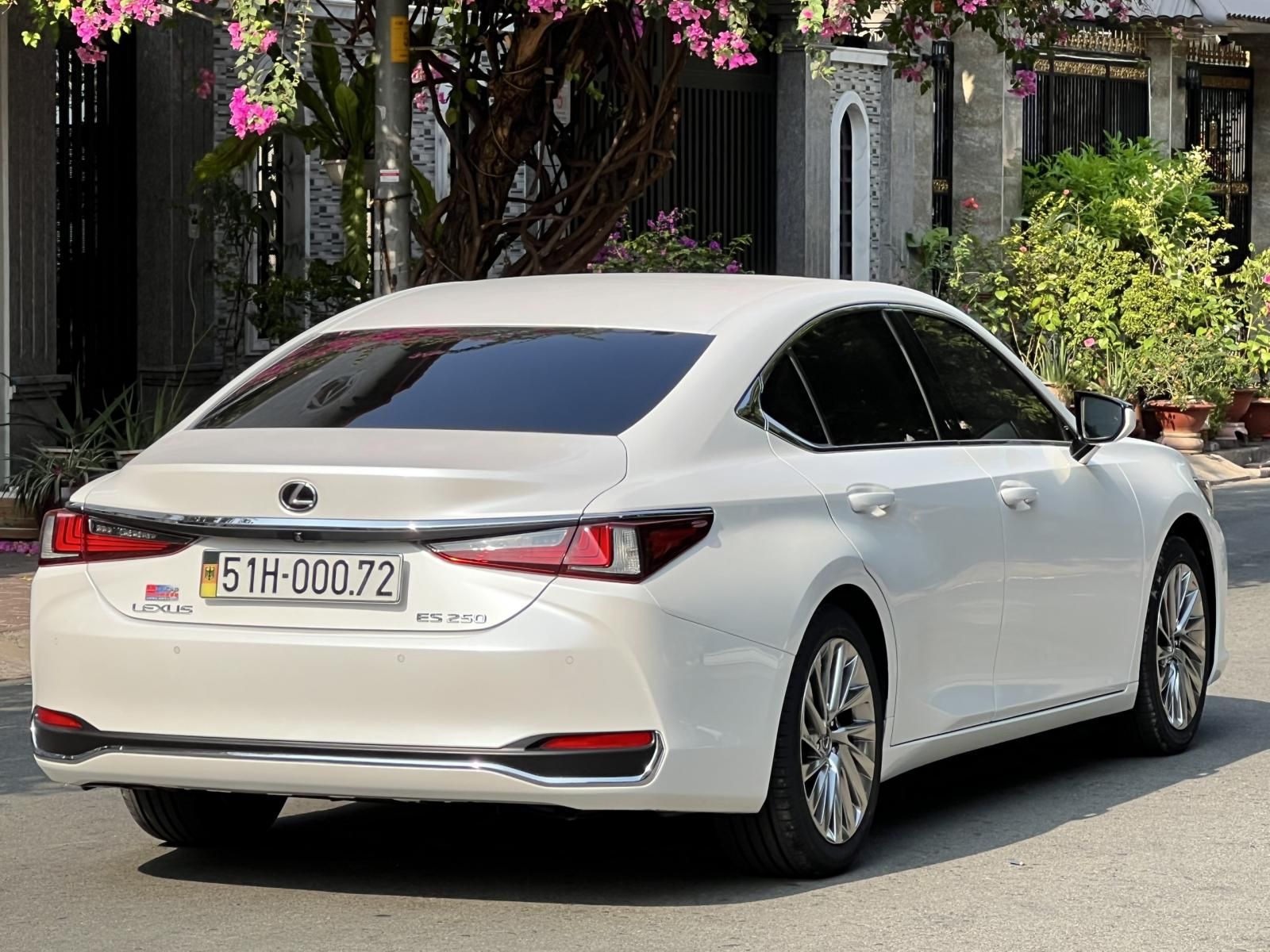 Lexus ES 250 2019 - còn mới 99%