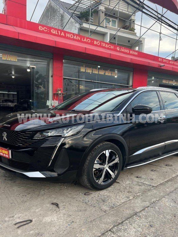 Peugeot 3008 2021 - Màu đen giá hữu nghị