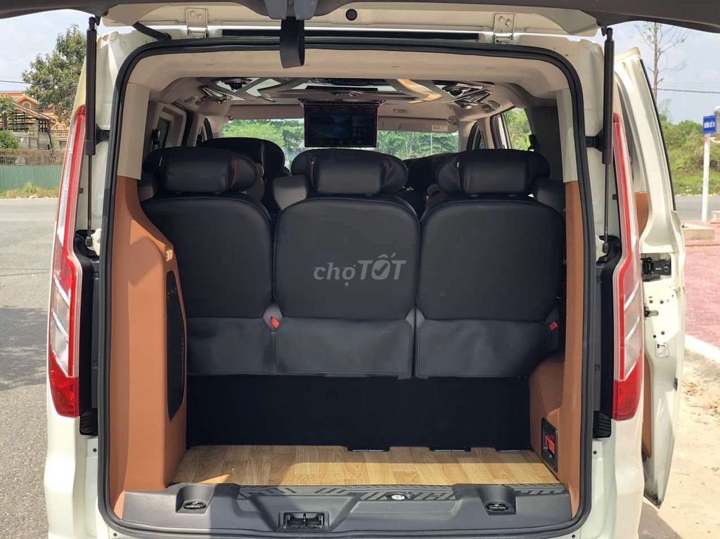 Ford Tourneo  Turneo luxury đẹp lung linh để đi du lịch 2019 - Ford Turneo luxury đẹp lung linh để đi du lịch