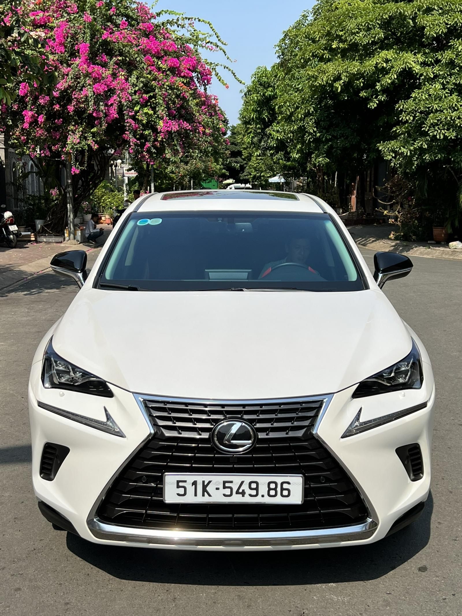 Lexus NX 300 2020 - Nước sơn zin 100% xe gia đình sử dụng ít