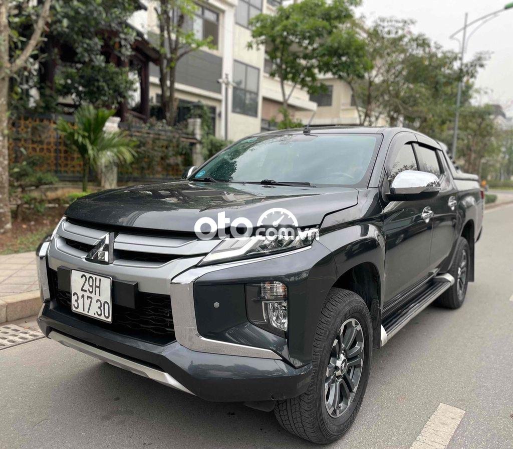 Mitsubishi Triton Bán  AT 4x4 màu Xám form 2020. 2019 - Bán TRITON AT 4x4 màu Xám form 2020.