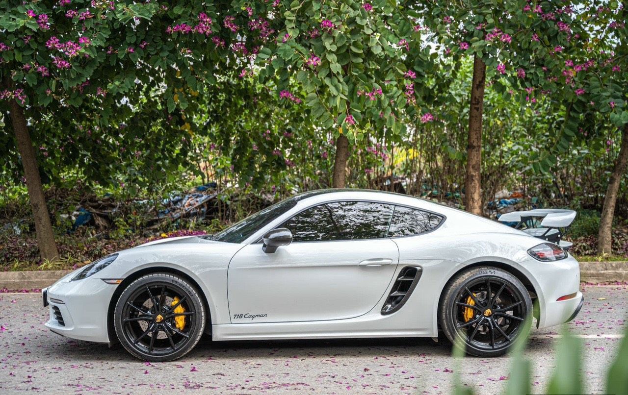 Porsche 718 2019 - Cực mới, bao check mọi lúc mọi nơi