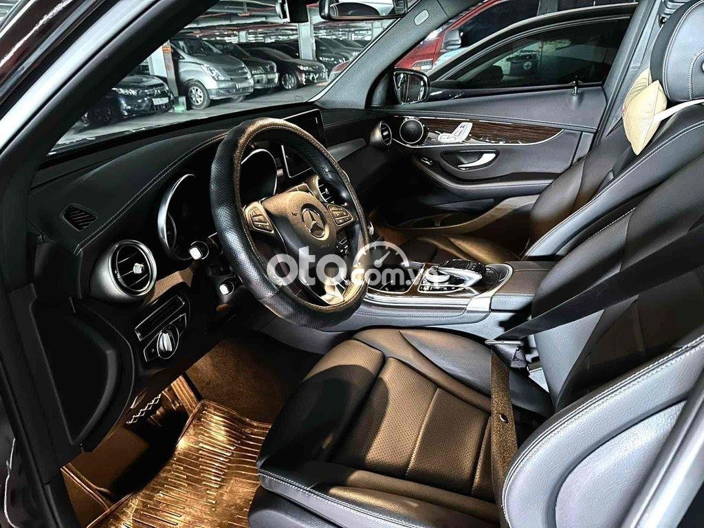 Mercedes-Benz GLC Cần bán  200 2018 2018 - Cần bán GLC 200 2018