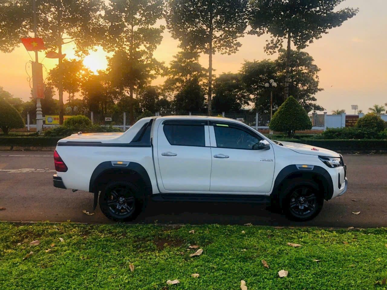 Toyota Hilux 2020 - Xe số tự động