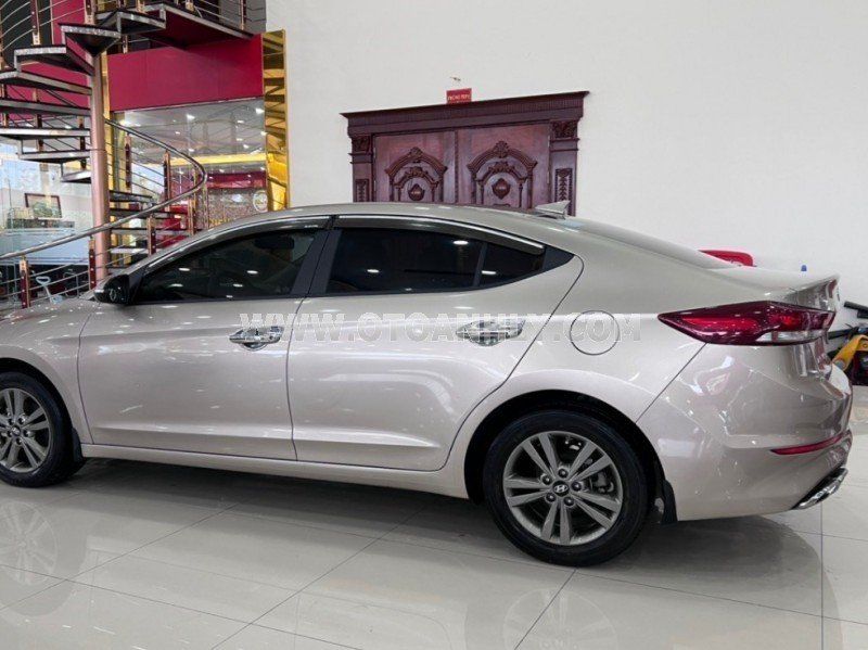 Hyundai Elantra 2018 - Xe không đâm đụng, không ngập nước