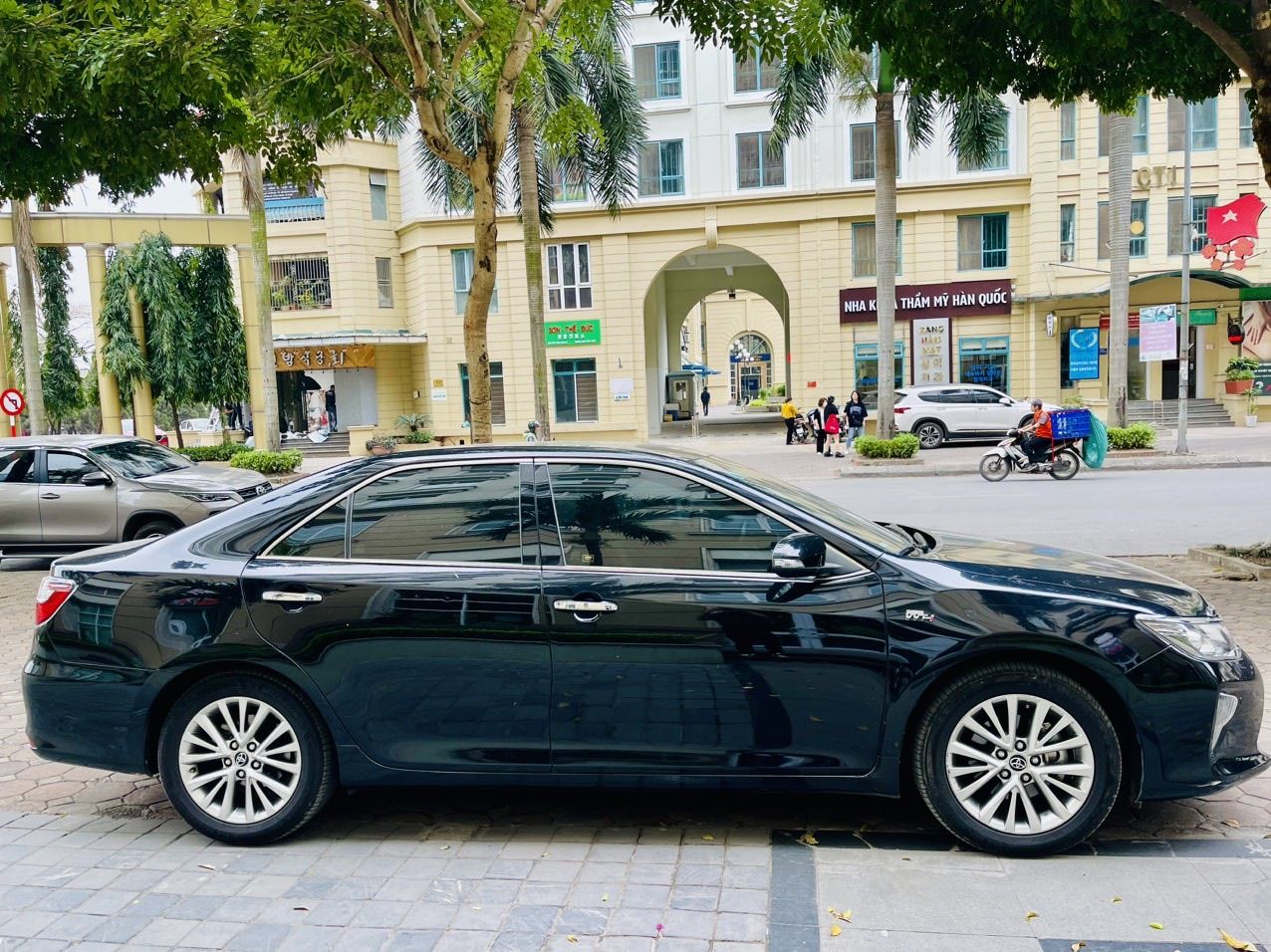 Toyota Camry 2018 - Bán xe nhập khẩu nguyên chiếc giá 820tr