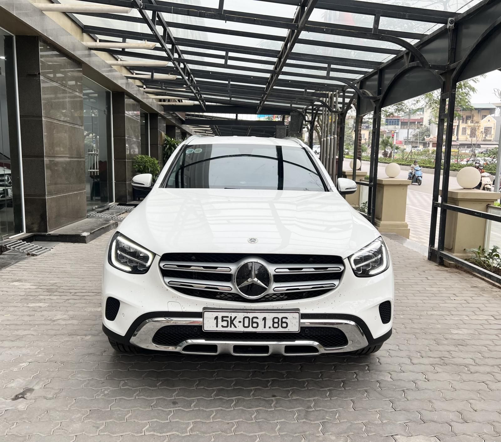 Mercedes-Benz GLC 200 2022 - Bảo hành chính hãng, bao đậu bank 70-90% (Ib Zalo tư vấn trực tiếp 24/7)