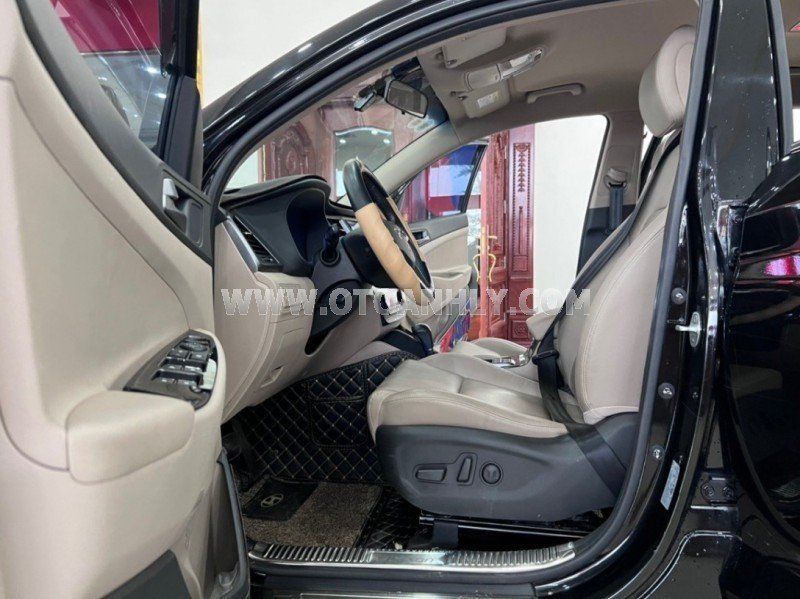 Hyundai Tucson 2018 - Màu đen, 715 triệu