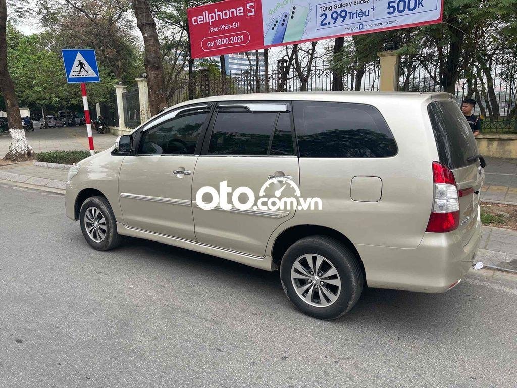 Toyota Innova   2.0E màu vàng cát chính chủ 30/5 số 2016 - toyota INNOVA 2.0E màu vàng cát chính chủ 30/5 số