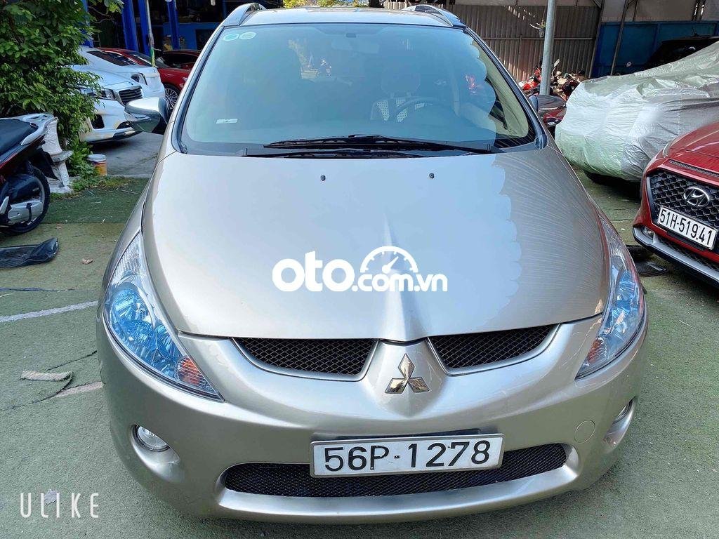 Mitsubishi Grandis  sản xuất cuối 2009,màu vàng cát một chủ 2009 - Grandis sản xuất cuối 2009,màu vàng cát một chủ