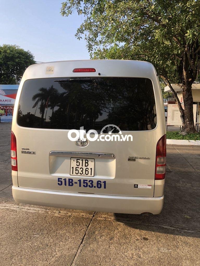 Toyota Hiace Xe ô tô  Bạc 10 chỗ năm 2010 chở nhân viên 2010 - Xe ô tô Hiace Bạc 10 chỗ năm 2010 chở nhân viên