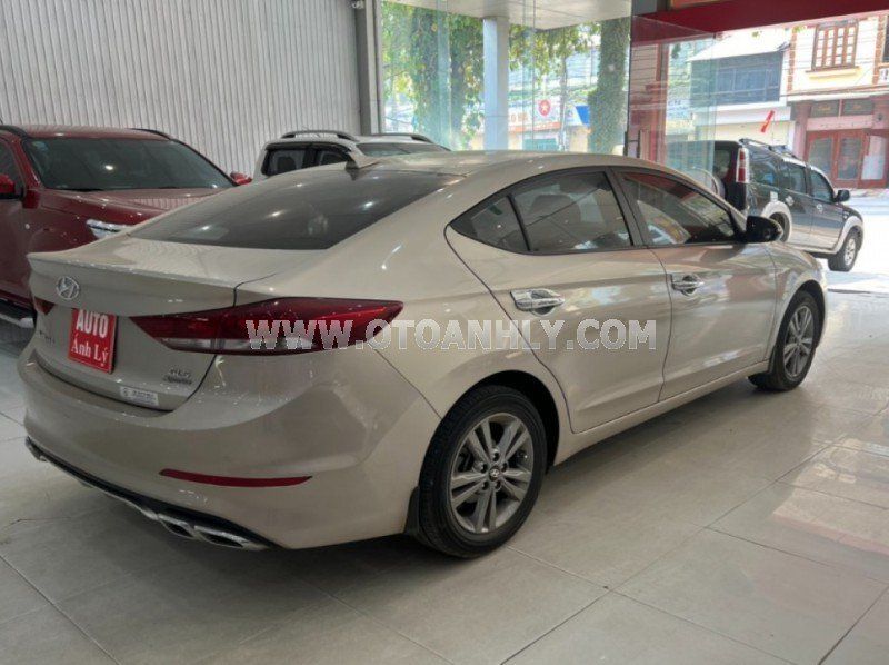 Hyundai Elantra 2018 - Xe trang bị full options cao cấp