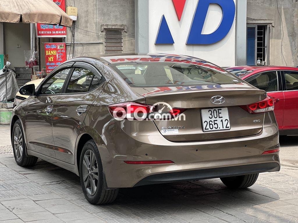 Hyundai Elantra   1.6 AT 2016 rất đẹp 2016 - Hyundai Elantra 1.6 AT 2016 rất đẹp