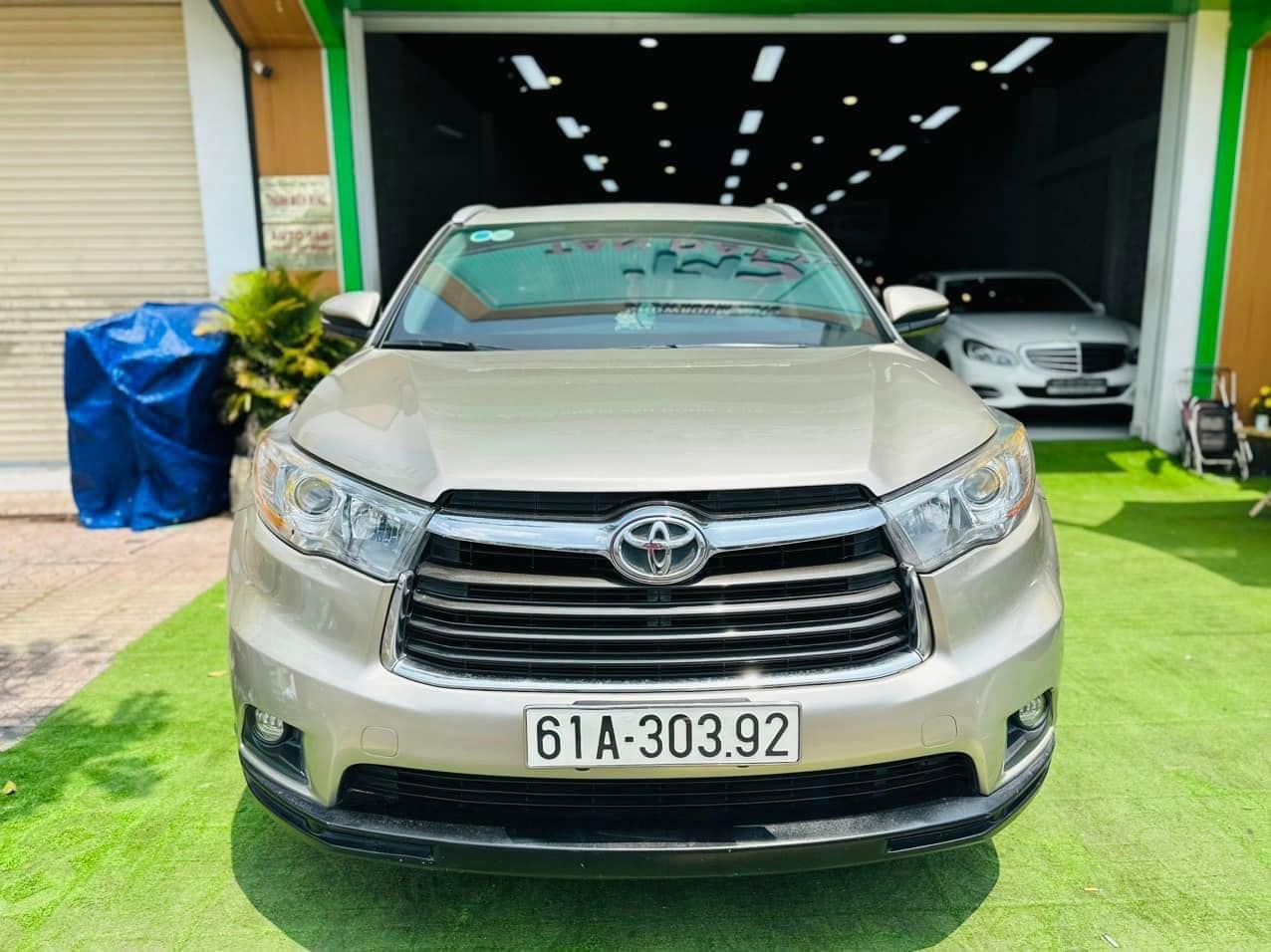 Toyota Highlander 2016 - Đăng ký 2018