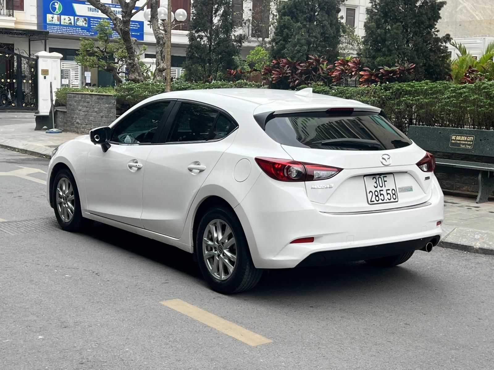 Mazda 3 2018 - Hỗ trợ trả góp 70%, xe đẹp, giá tốt giao ngay