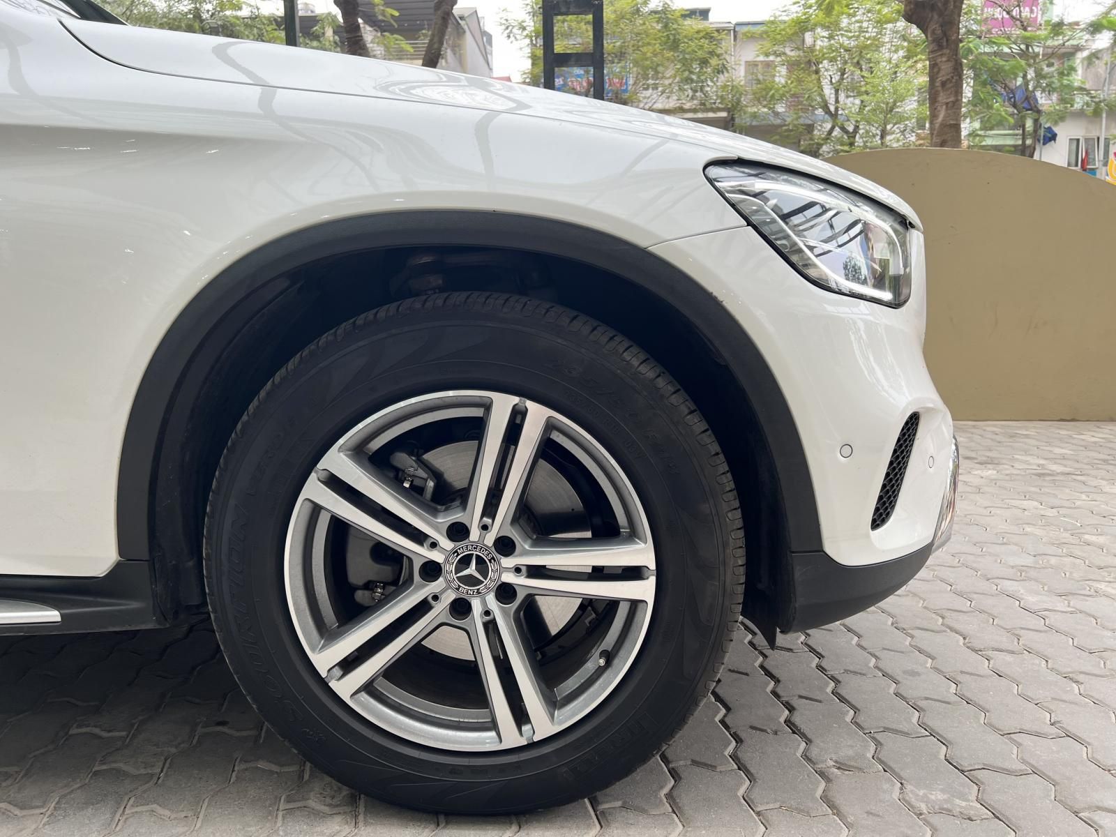 Mercedes-Benz GLC 200 2022 - Bảo hành chính hãng, bao đậu bank 70-90% (Ib Zalo tư vấn trực tiếp 24/7)