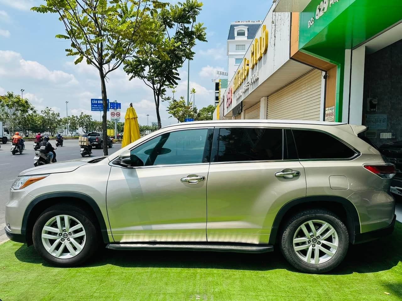 Toyota Highlander 2016 - Đăng ký 2018