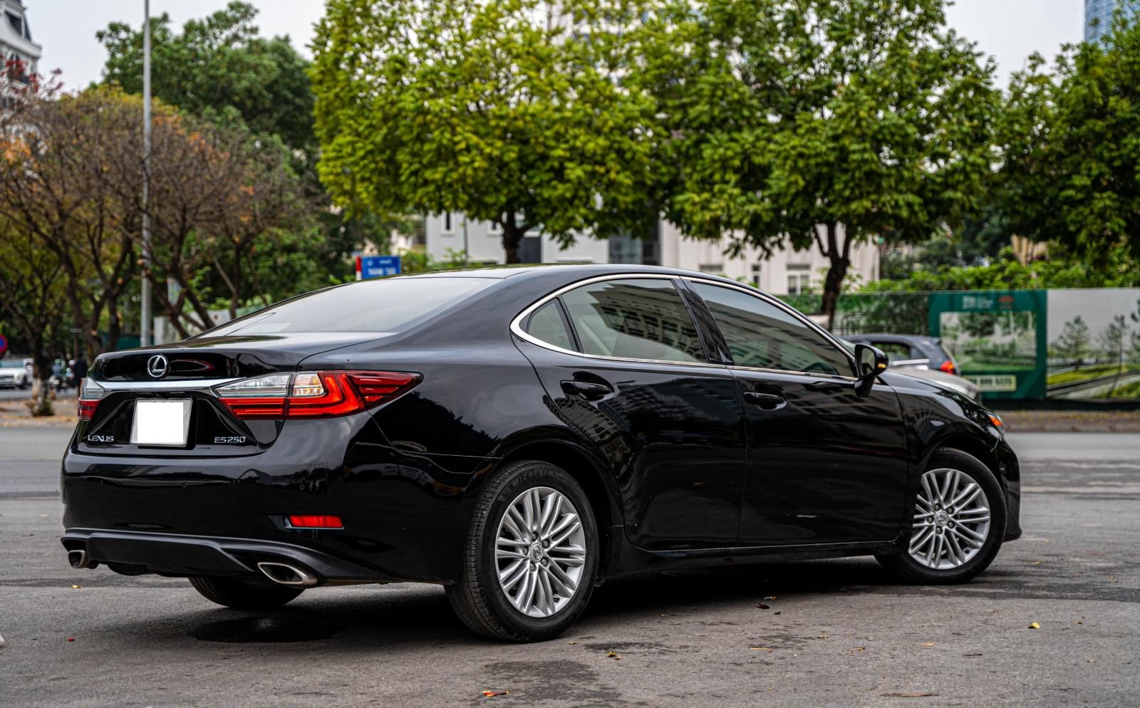 Lexus ES 250 2017 - Xe bao đẹp, bao check thoải mái