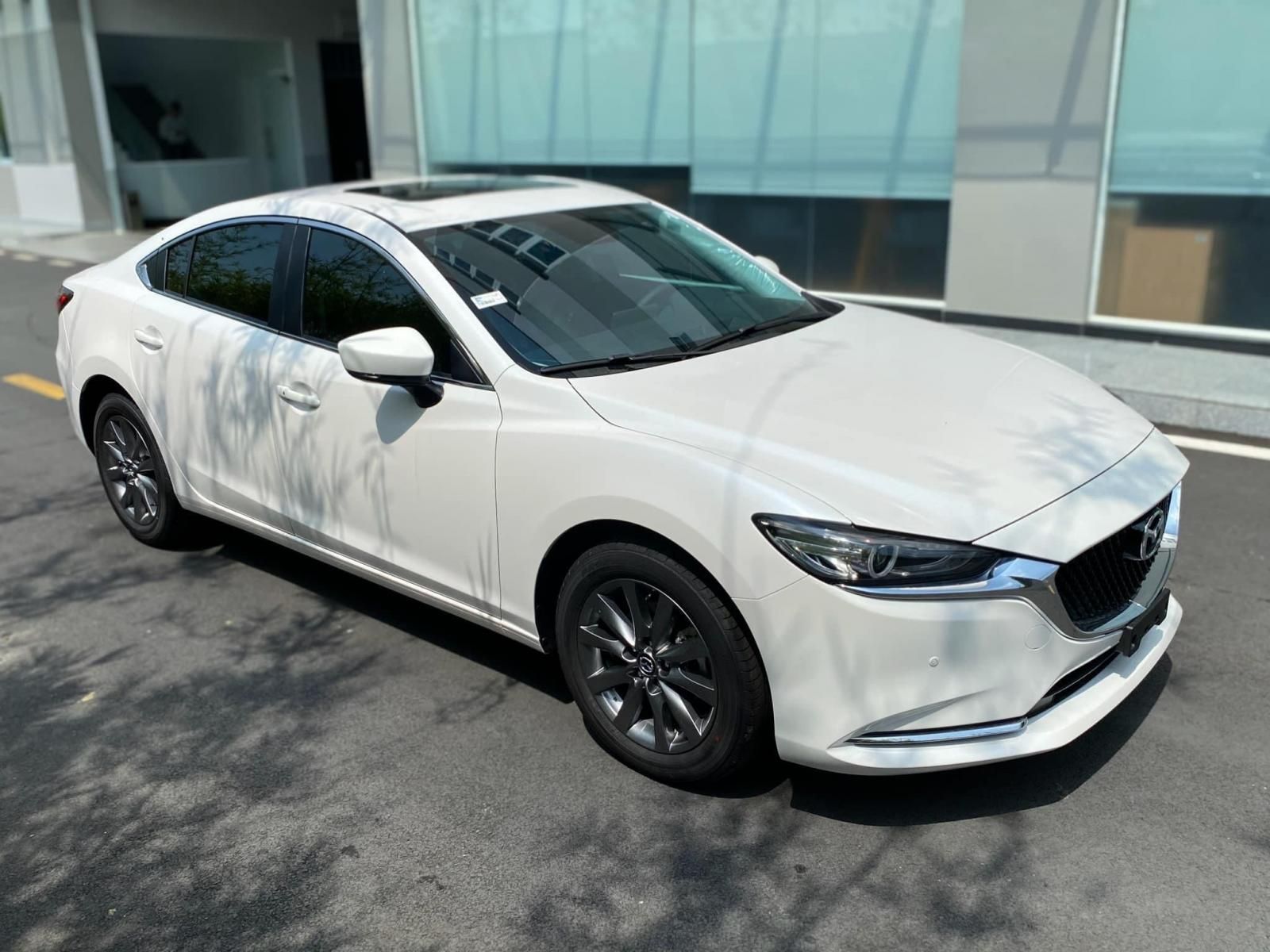 Mazda 6 2023 - Ưu đãi tương đương 100% trước bạ - Tặng 01 năm bảo hiểm vật chất