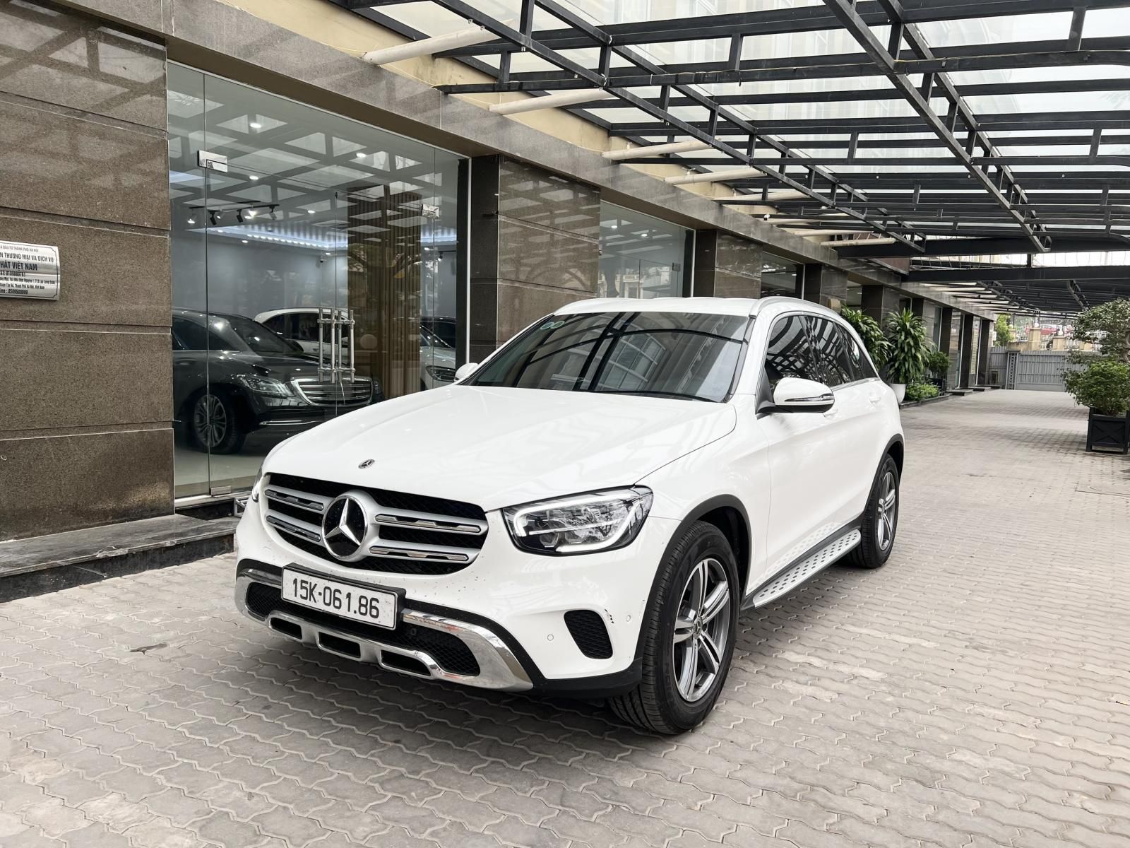 Mercedes-Benz GLC 200 2022 - Bảo hành chính hãng đến 2025, xe siêu mới cần bán gấp