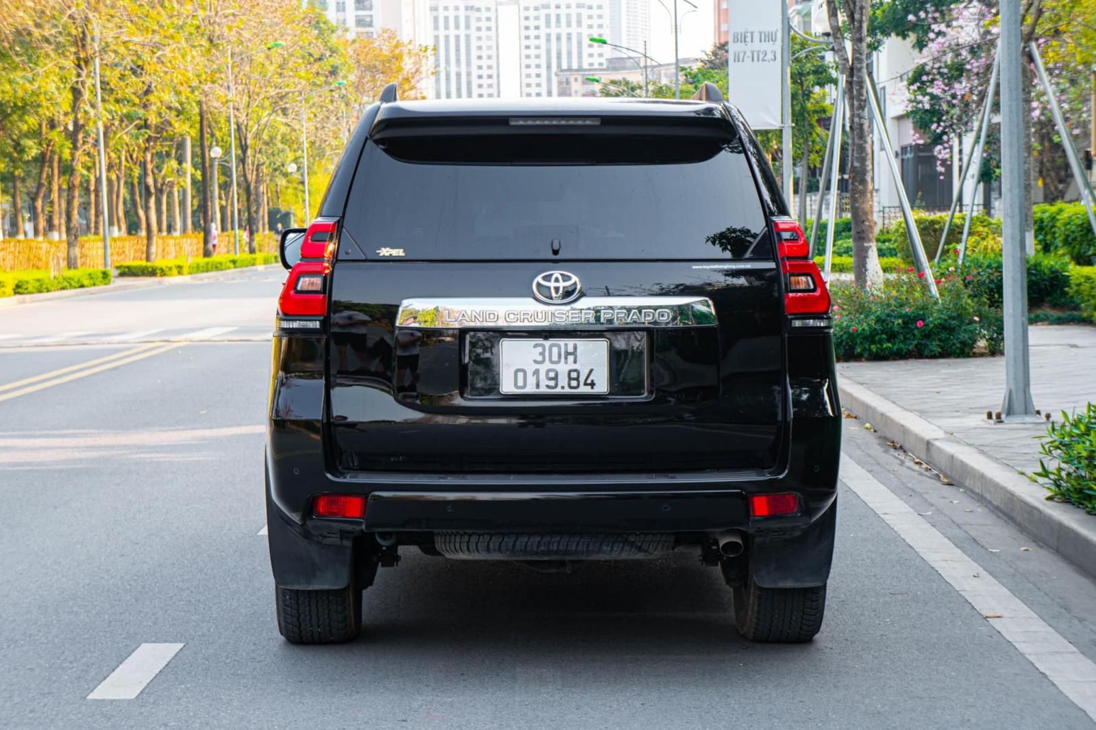 Toyota Land Cruiser Prado 2021 - Màu đen, xe nhập