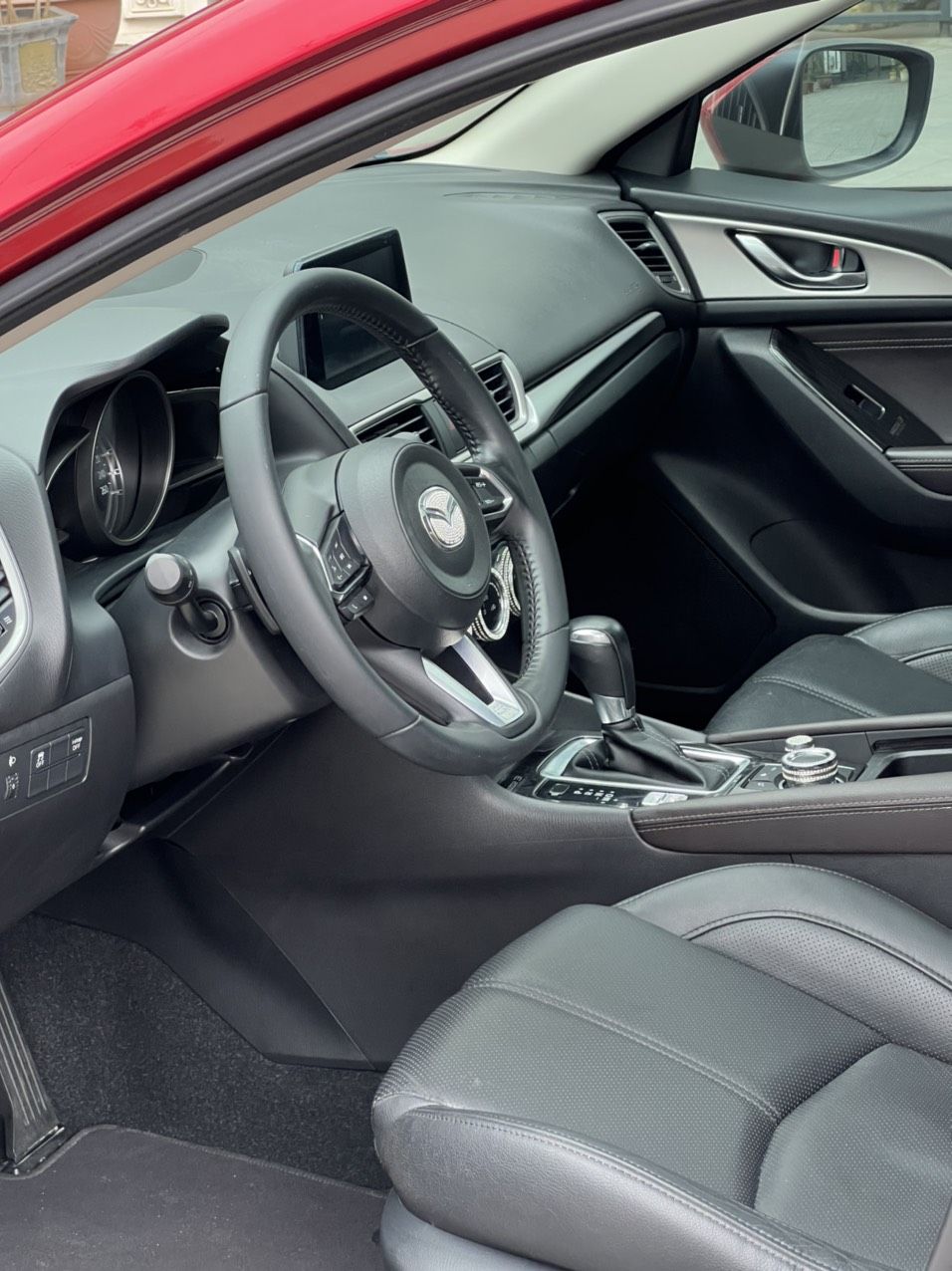 Mazda 3 2019 - Màu đỏ, giá cạnh tranh