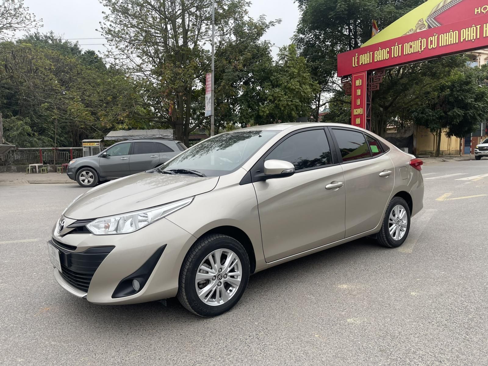 Toyota Vios 2020 - Đăng ký 2021, số tay 1 chủ, mới đi được đúng 2v km, sơn zin cả xe. Mới quá