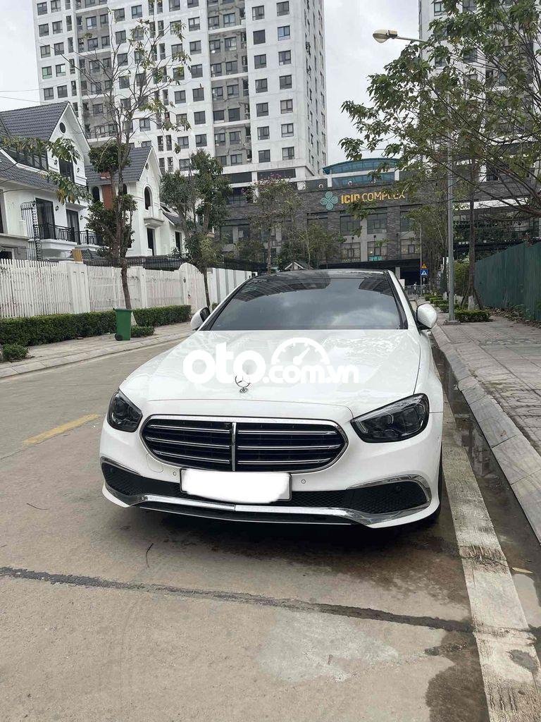 Mercedes-Benz E300 Mercedes E300 AMG 2021 trắng siêu lướt 2021 - Mercedes E300 AMG 2021 trắng siêu lướt