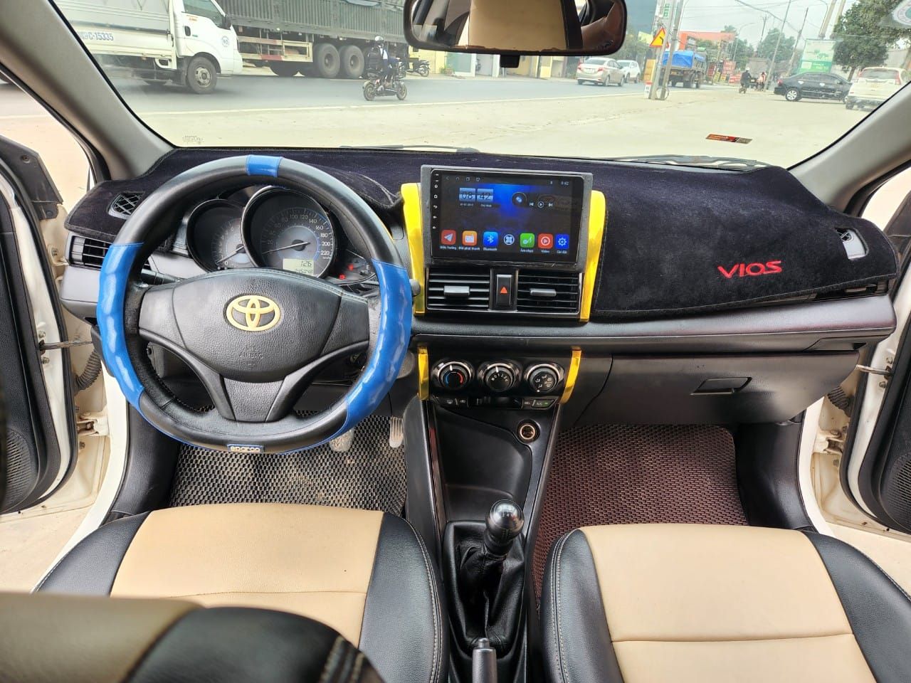 Toyota Vios 2014 - Xe màu trắng