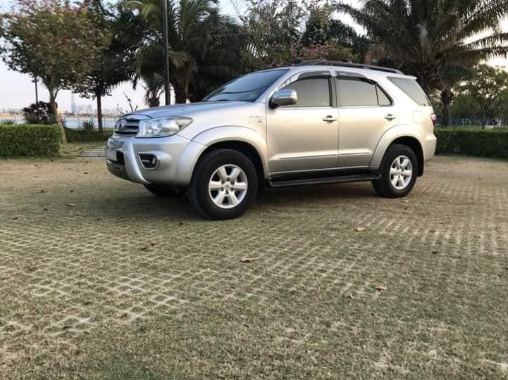 Toyota Fortuner 2009 - Màu bạc, giá 365tr