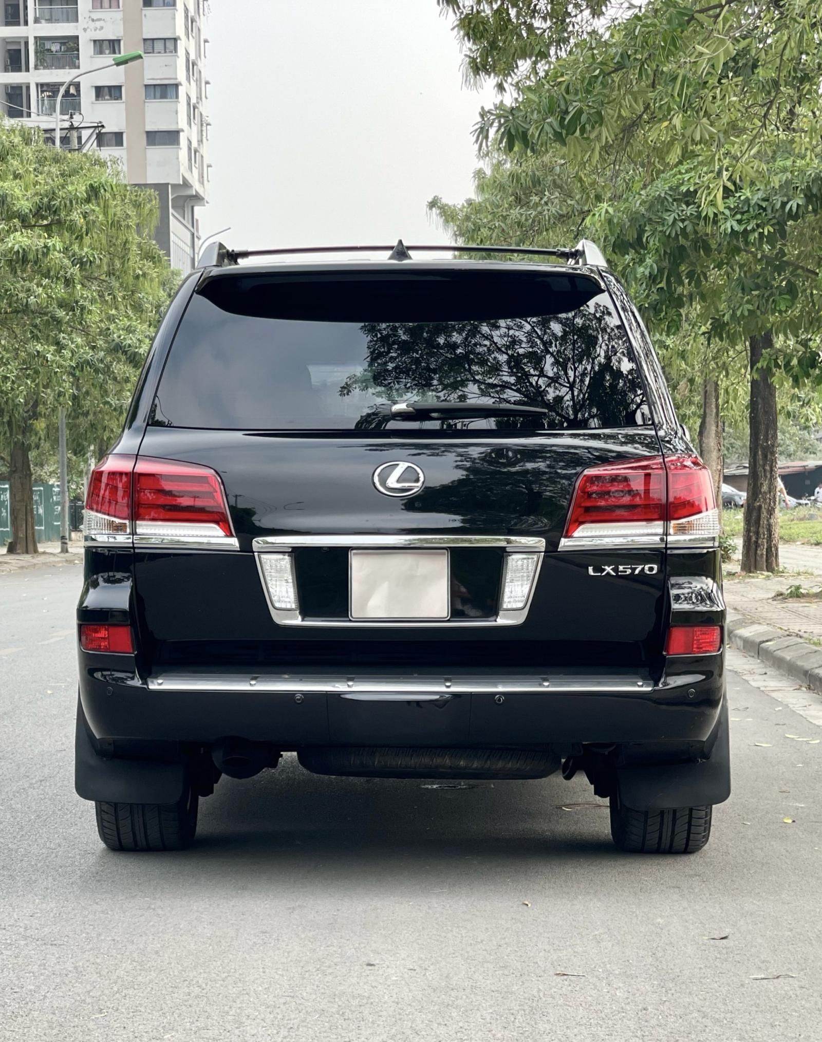 Lexus LX 570 2012 - Màu đen, xe nhập