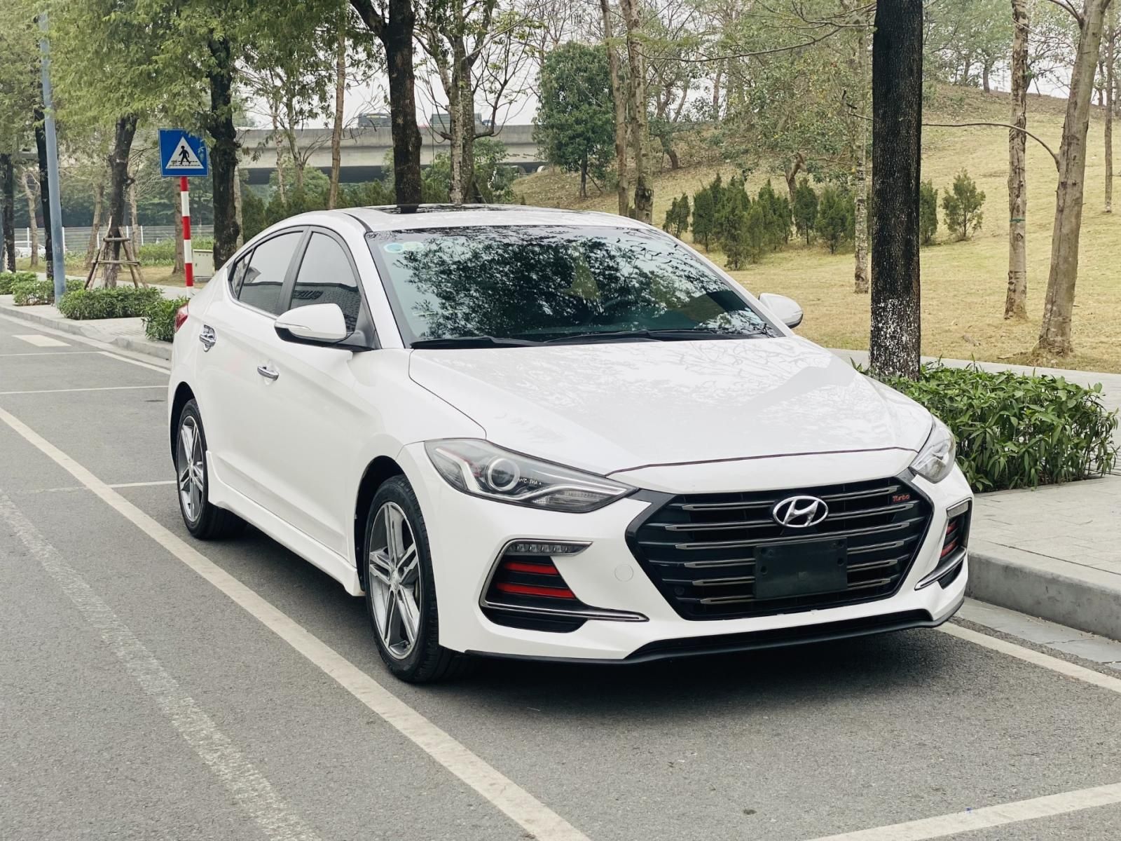 Hyundai Elantra 2018 - Xe ít sử dụng, giá 520tr