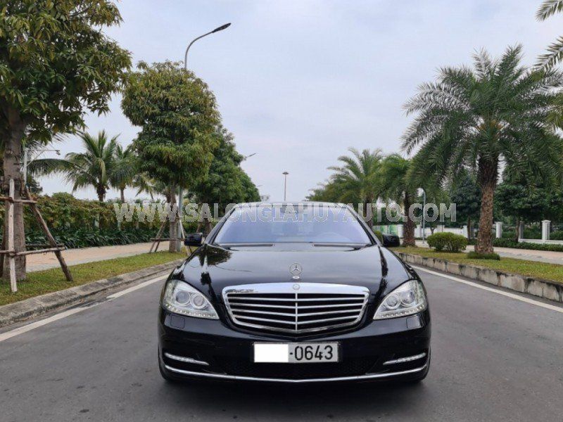 Mercedes-Benz S500 2010 - Màu đen nội thất đen