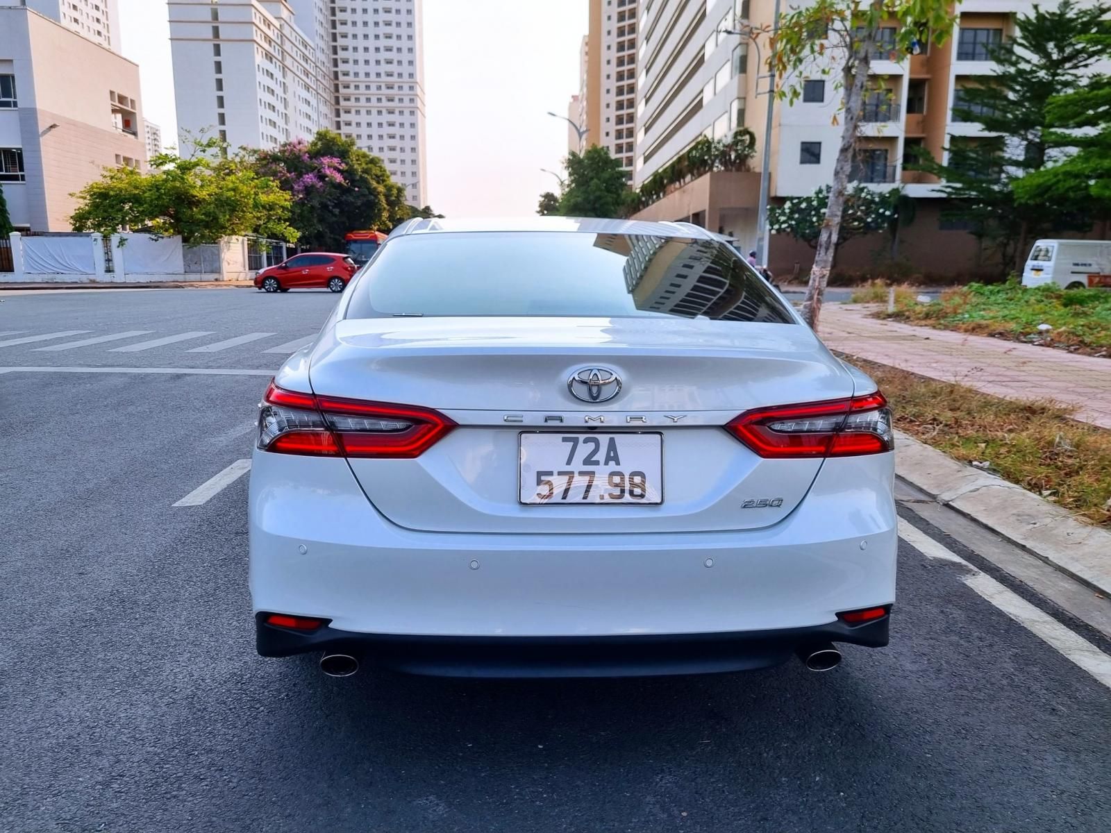 Toyota Camry 2022 - Xe màu trắng