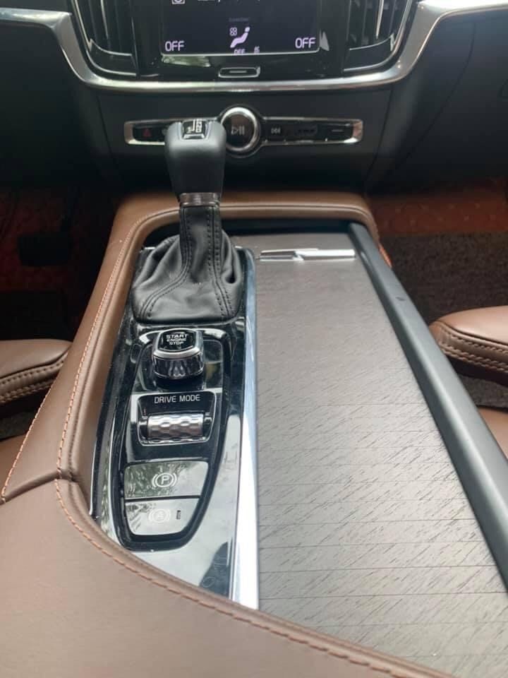 Volvo V90 2020 - Lăn bánh 19.000km