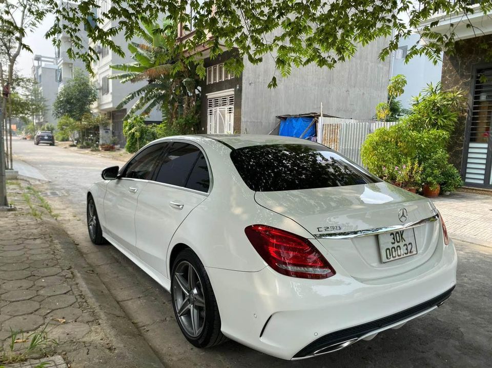 Mercedes-Benz C 250 2015 - Màu trắng chính chủ, giá cực tốt