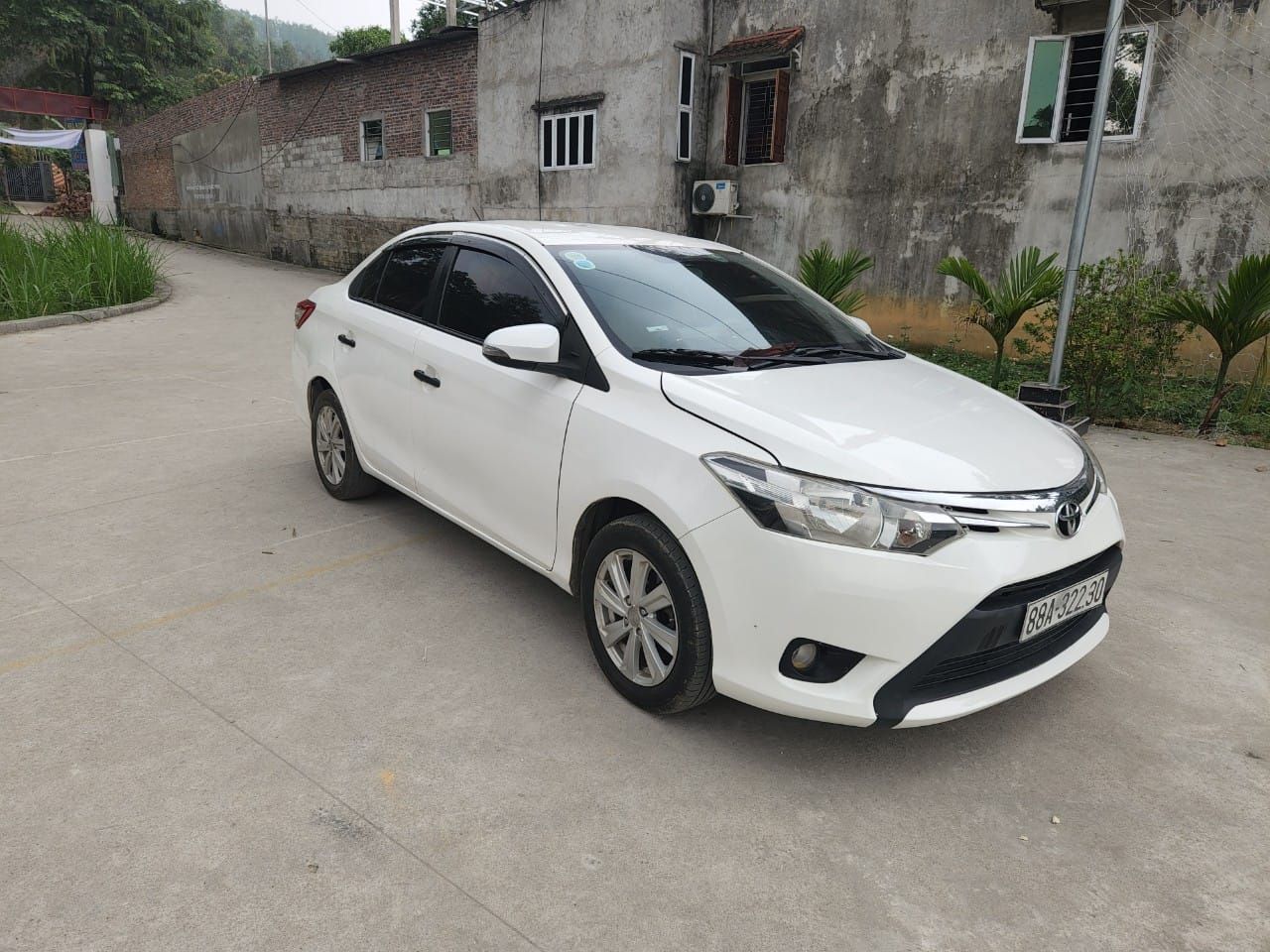 Toyota Vios 2014 - Xe màu trắng